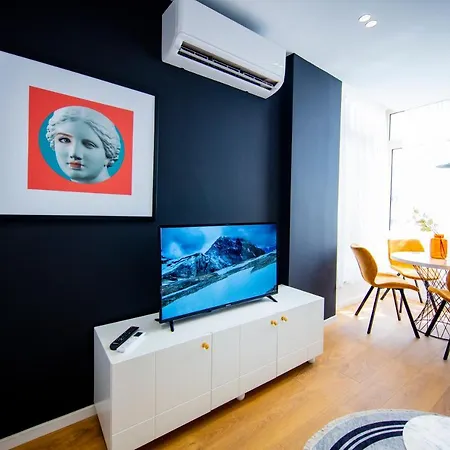 Prestige At Komuna E Parisit Tirana